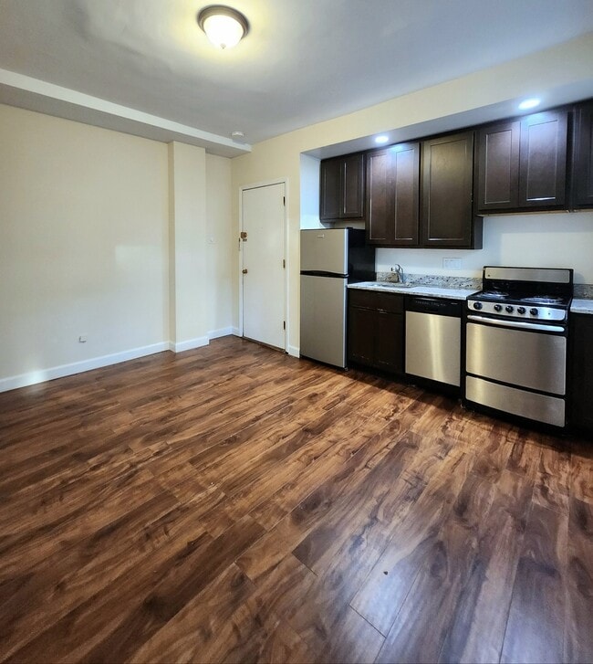 Photo - 1430 N Dearborn Pkwy Unit 202