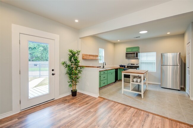 Photo - 2712 Link Rd