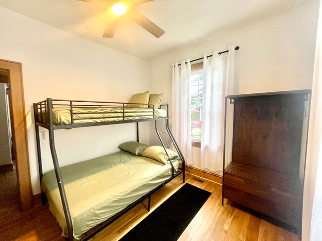 Photo - 109 W Wanola Ave