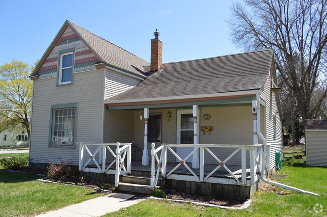 Building Photo - FOR RENT: 2 Bedroom House