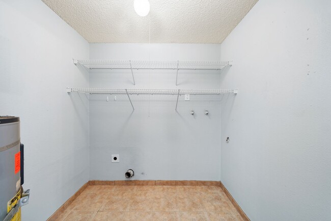 Photo - Jennings Lodge Apartments