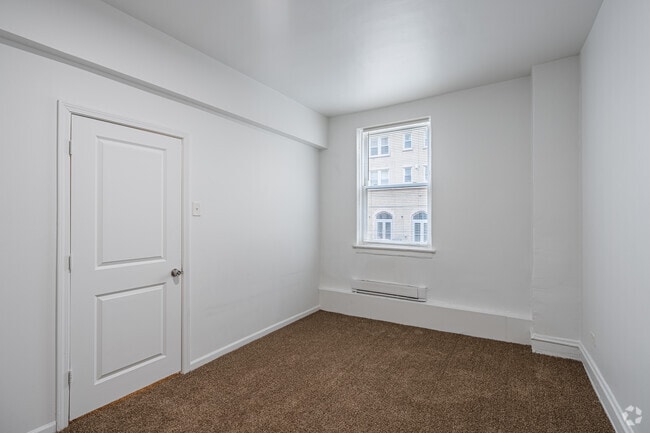 1BR, 1BA - 500SF - Bedroom