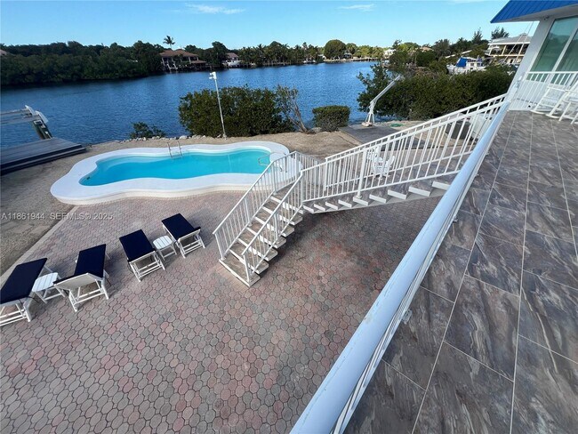 Photo - 7760 Aviation Blvd