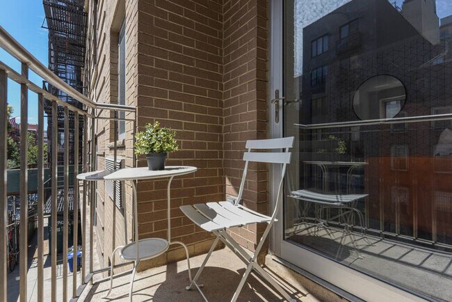 Photo - 209 W 20th St Unit ID1013666P