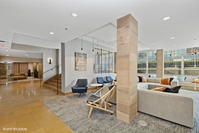 Photo - 3333 Wisconsin