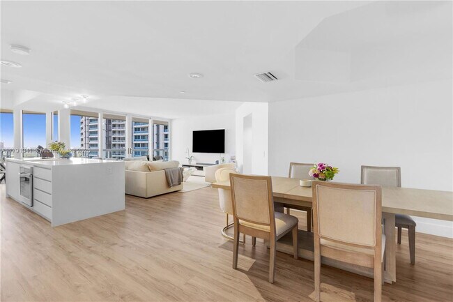 Photo - 21055 Yacht Club Dr Unit 2203