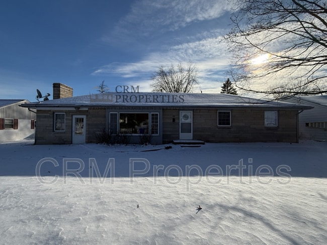 Building Photo - 513 James Dr