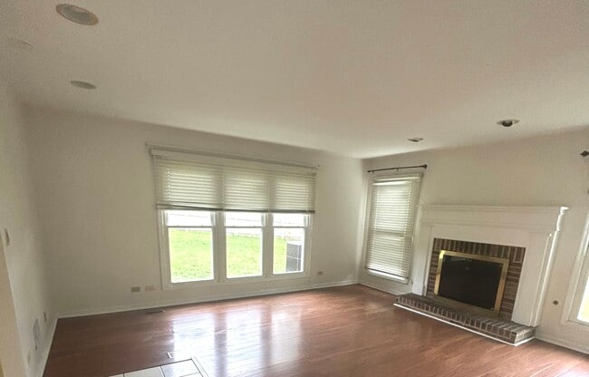 Photo - 1120 Fieldstone Ln