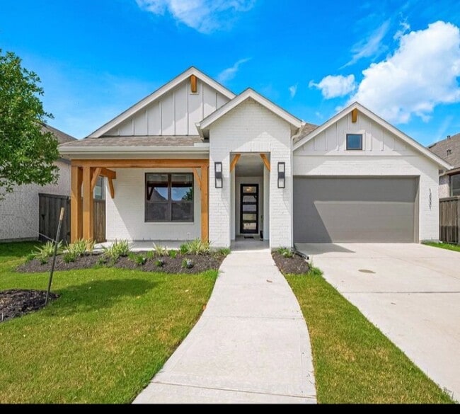 Building Photo - 12331 Palmetto Dr