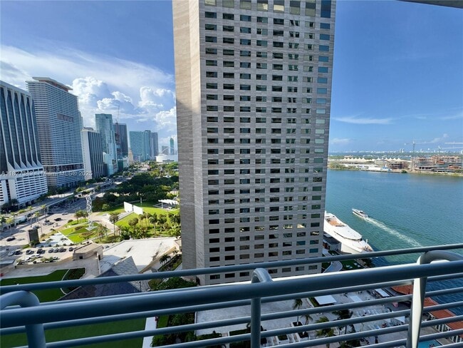 Building Photo - 335 S Biscayne Blvd Unit 2202 Rental