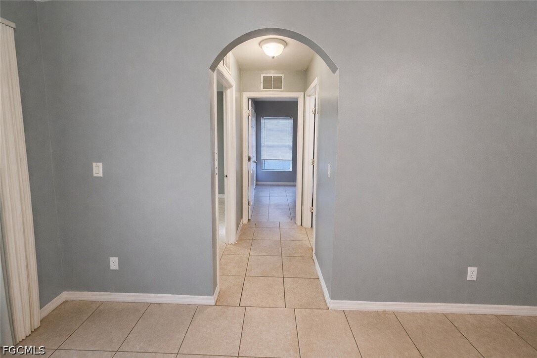 Photo - 609-611 Hawthorne Ave S
