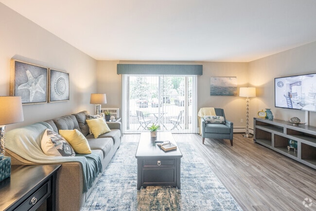 2BR, 1BA - The Sandbar - 932SF Living Room