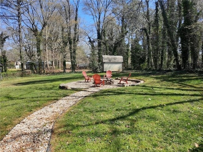 Photo - 1937 Casey Dr SE