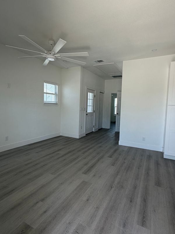 Photo - 2427 W Southcross Blvd Unit 2