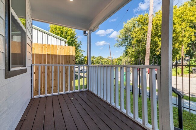 Photo - 3440 Bremond St