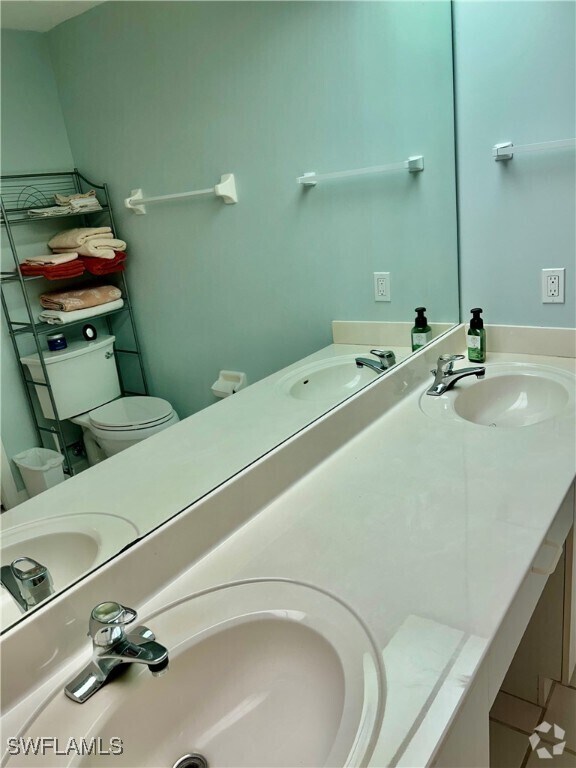 Building Photo - 7577 Silver Trumpet Ln Unit T103 Rental
