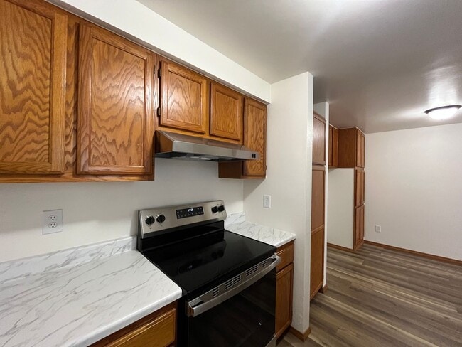 Photo - Updated 1st floor 1 X 1 Beaverton Condo! Close to Downtown Beaverton! Spacious & Open, Close to N... Unit F23