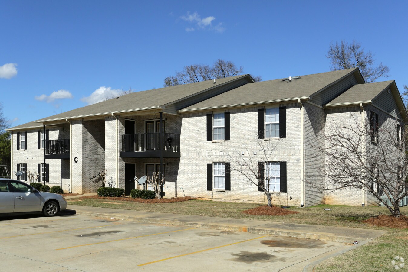 Poplar Pointe - Poplar Pointe Apartments