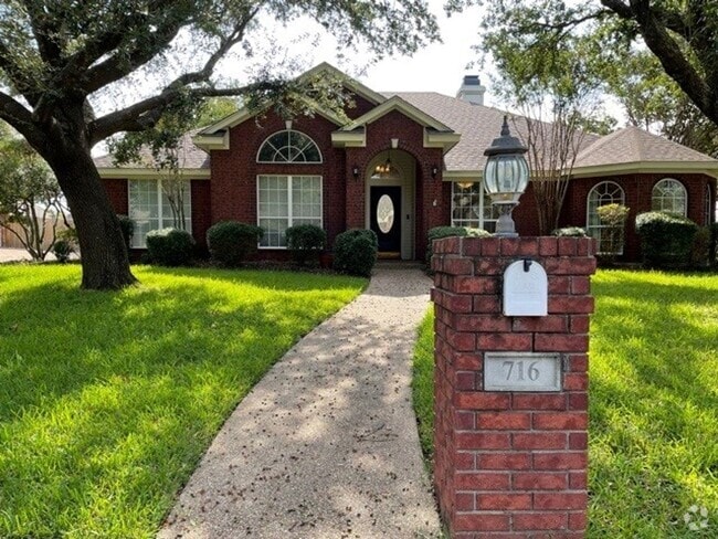 Building Photo - Available Now! No Pets! Beautiful 4 bed/2.... Rental