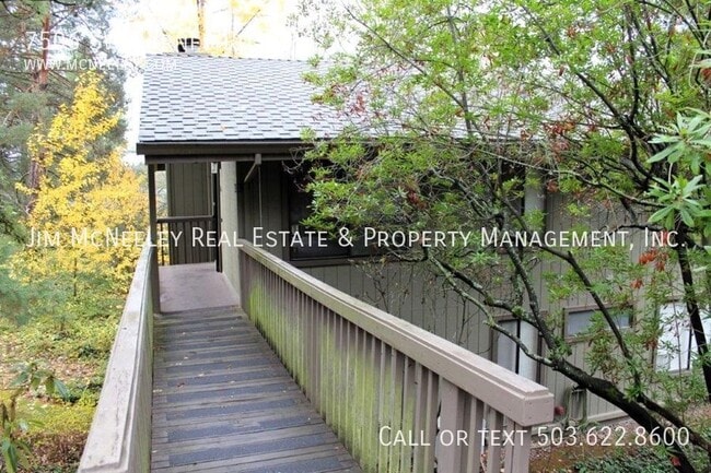 Building Photo - 7506 SW Barnes Rd Unit #B