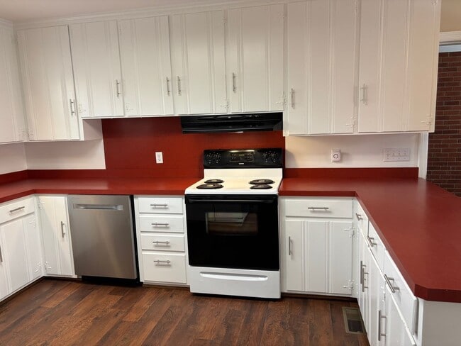 Photo - 3 BED, 2 BATH BRICK HOME IN ASHEBORO!