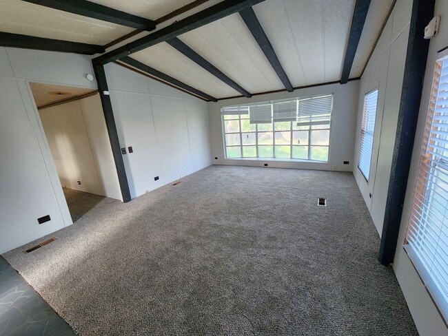 Photo - Spacious 3BR, 2BTH home in Washburn Rural ...