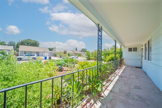 Photo - 349 E Newman Ave Unidad A