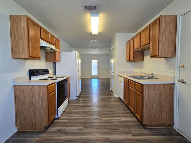 Photo - 3303 Driftwood Dr