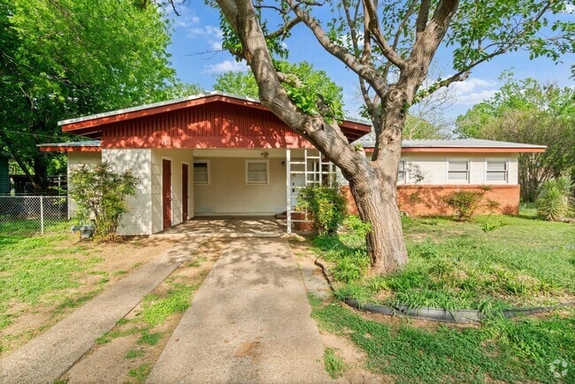 Building Photo - Charming Home in Historic Granbury