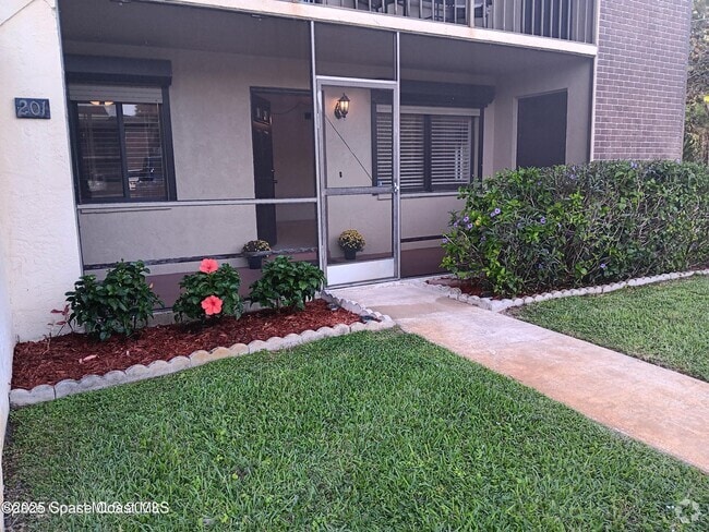 Building Photo - 3213 Murrell Rd Unit 201 Rental