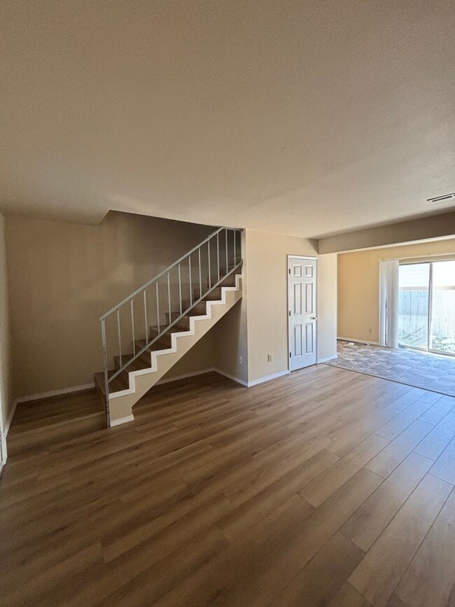Building Photo - 2038 Campus Dr Unit C