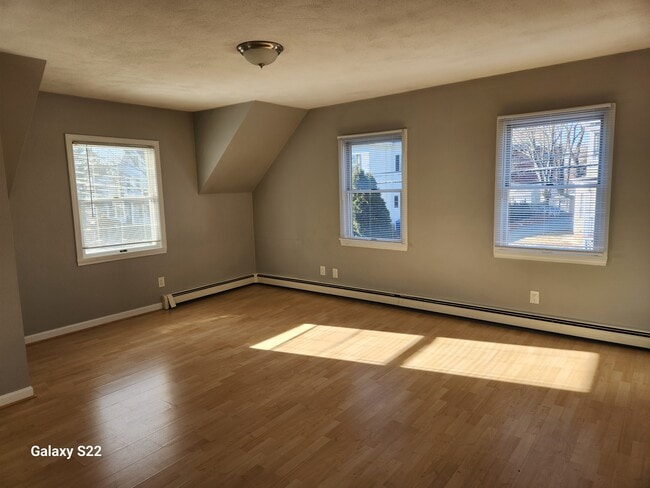 living room - 20 Pleasant St Unit 2nd floor