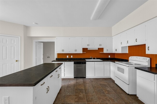Photo - 2527 Avenue G