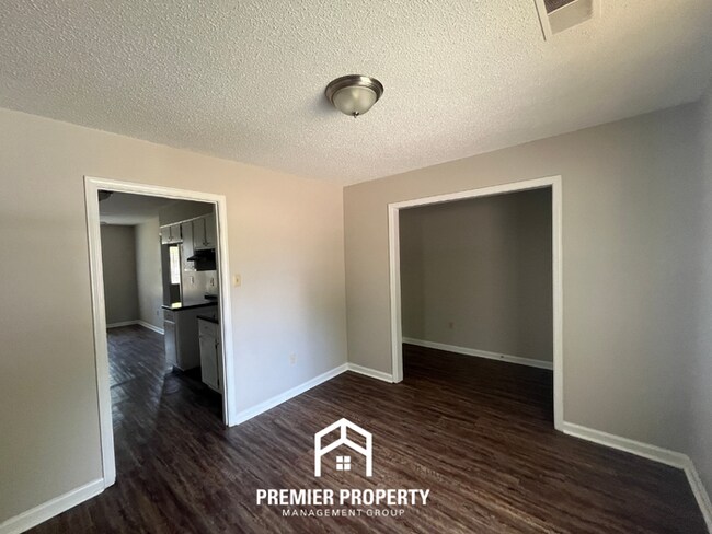 Photo - 5999 Pebblehill Dr