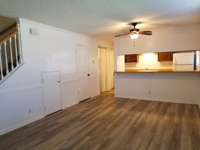 Photo - 1533 El Tigre Ct Unit B