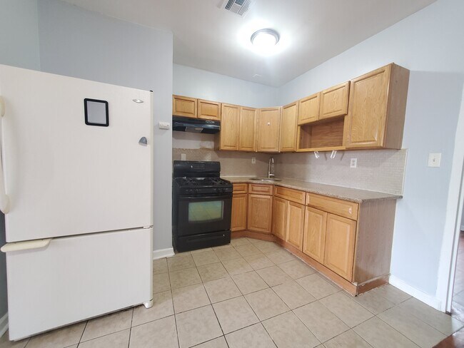 Photo - 565 Ocean Ave Apartments Unit 2