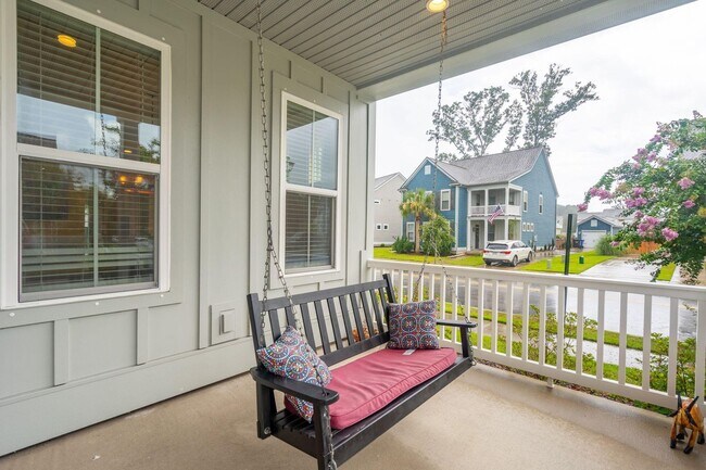 Photo - Impressive home in Oakfield loaded with up...