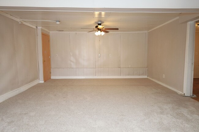 Photo - 105 1/2 West Jane Street