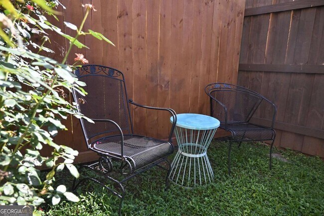 Photo - 994 Overbrook Cir Unit 1