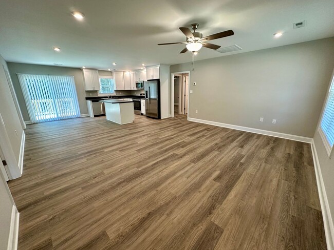 Brand New Spacious 3 Bedroom, 2 Bathroom H... - Brand New Spacious 3 Bedroom, 2 Bathroom H... House