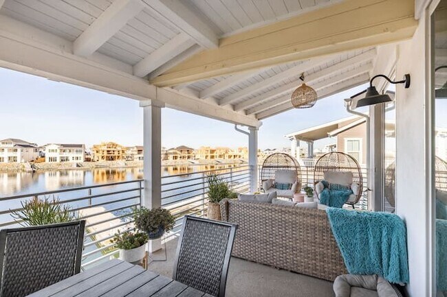 Photo - 407 Halcyon Pl