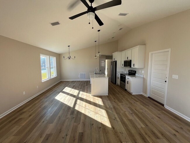 3 Bed 2 Bath - 3 Bed 2 Bath House