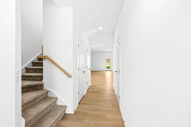 Photo - 615 Blaire Ridge Way