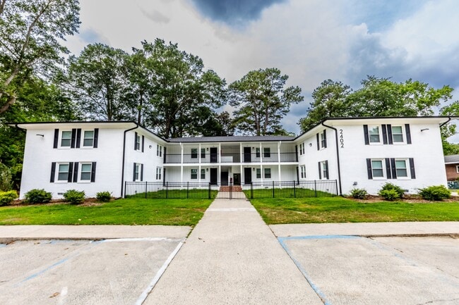 Photo - 2402 E 3rd St