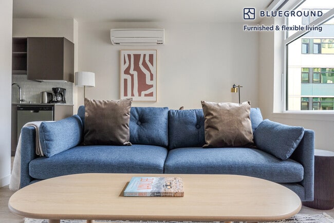 Photo - 1955 129th Ave NE Unidad FL5-ID965