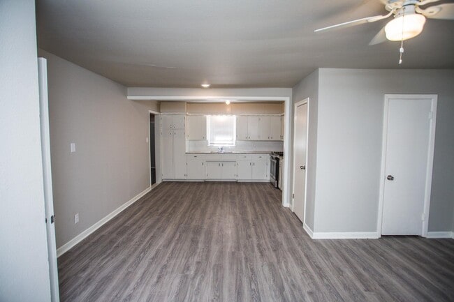 Photo - 4629 Elgin Ave