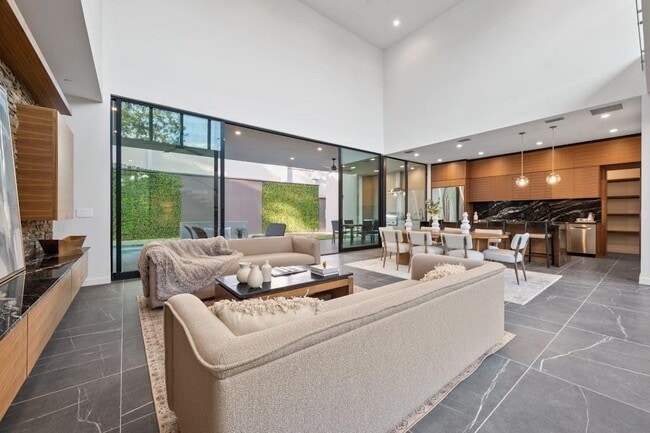 Photo - 3500 Cactus Wren Way