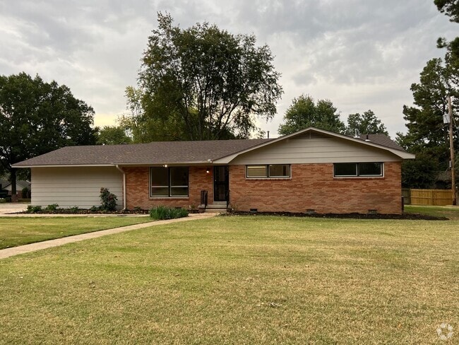Building Photo - 1805 Starling Dr Rental