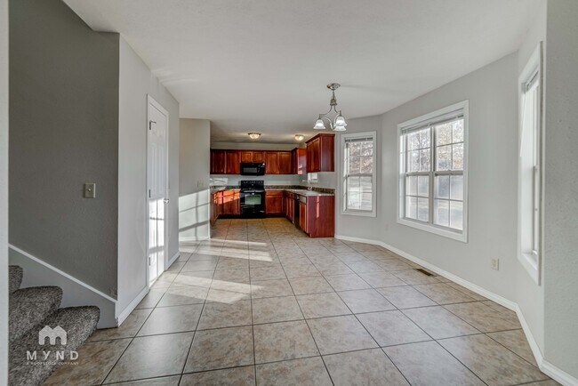 Photo - 112 N Peach Brook