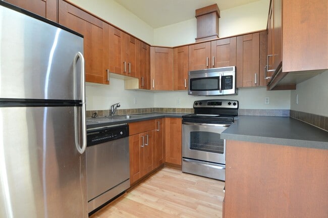 Building Photo - 2520 NE Rodney Ave Unit A